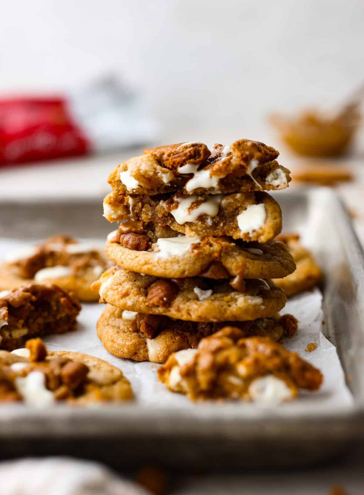 Side shot of stacked Biscoff cookies. 