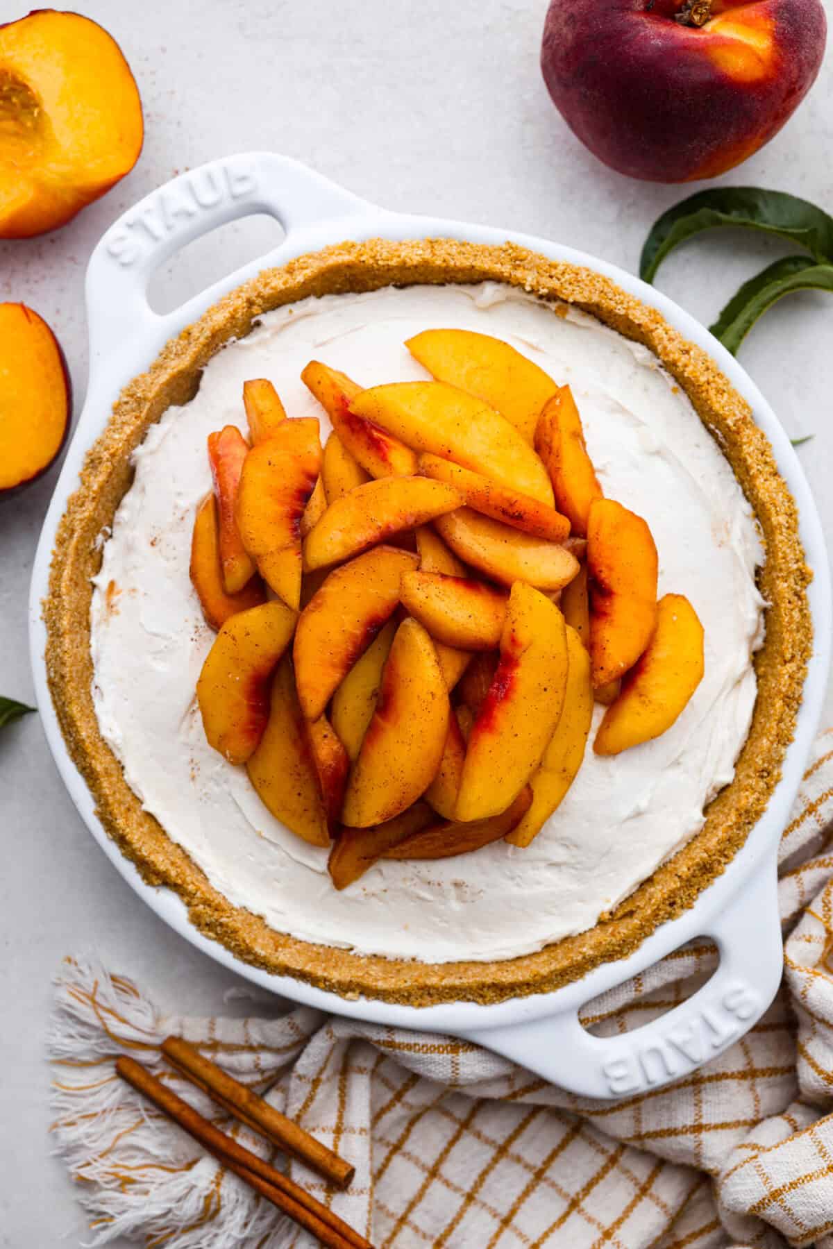 Overhead shot of the no-bake fresh peach pie. 