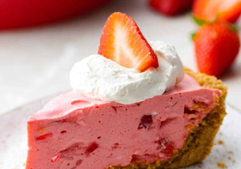 No-Bake Strawberry Cream Pie
