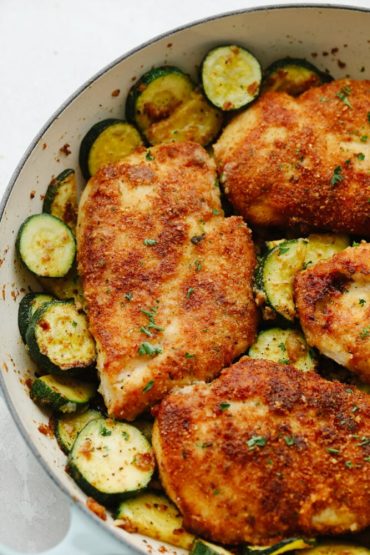 Crispy Parmesan Garlic Chicken With Zucchini