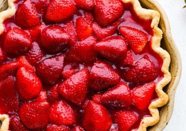 The Easiest Fresh Strawberry Pie