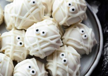 Mummy Oreo Balls