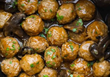 Slow Cooker Salisbury Steak Meatballs
