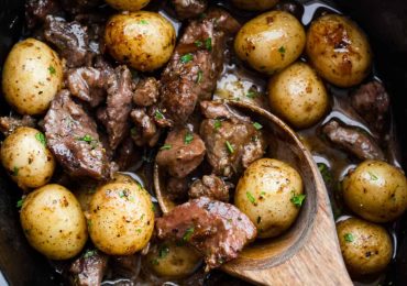 Slow Cooker Steak and Potatoes